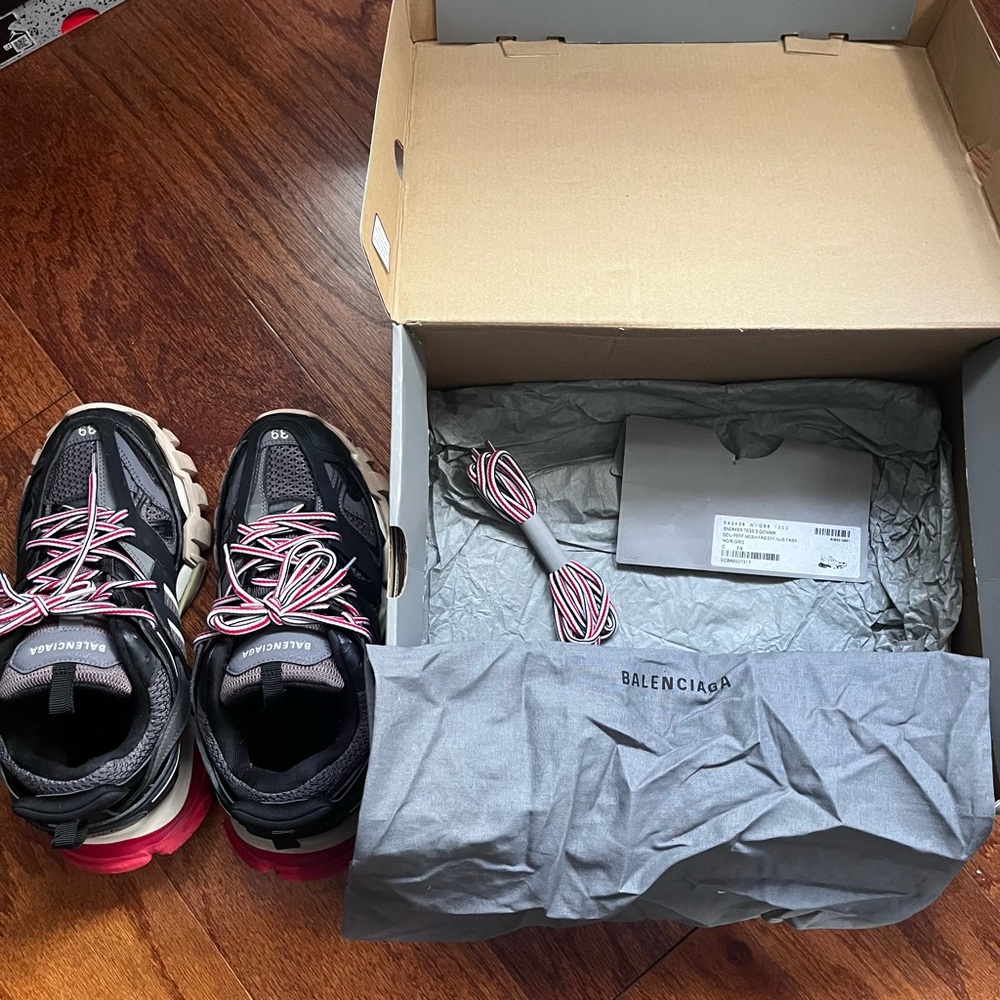 Balenciaga Track Sneakers - Picture 8 of 8